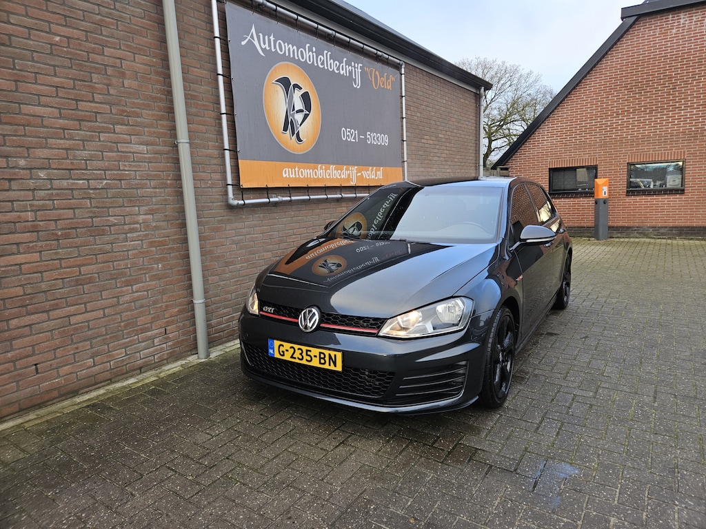 Volkswagen Golf 2.0 TSI GTI