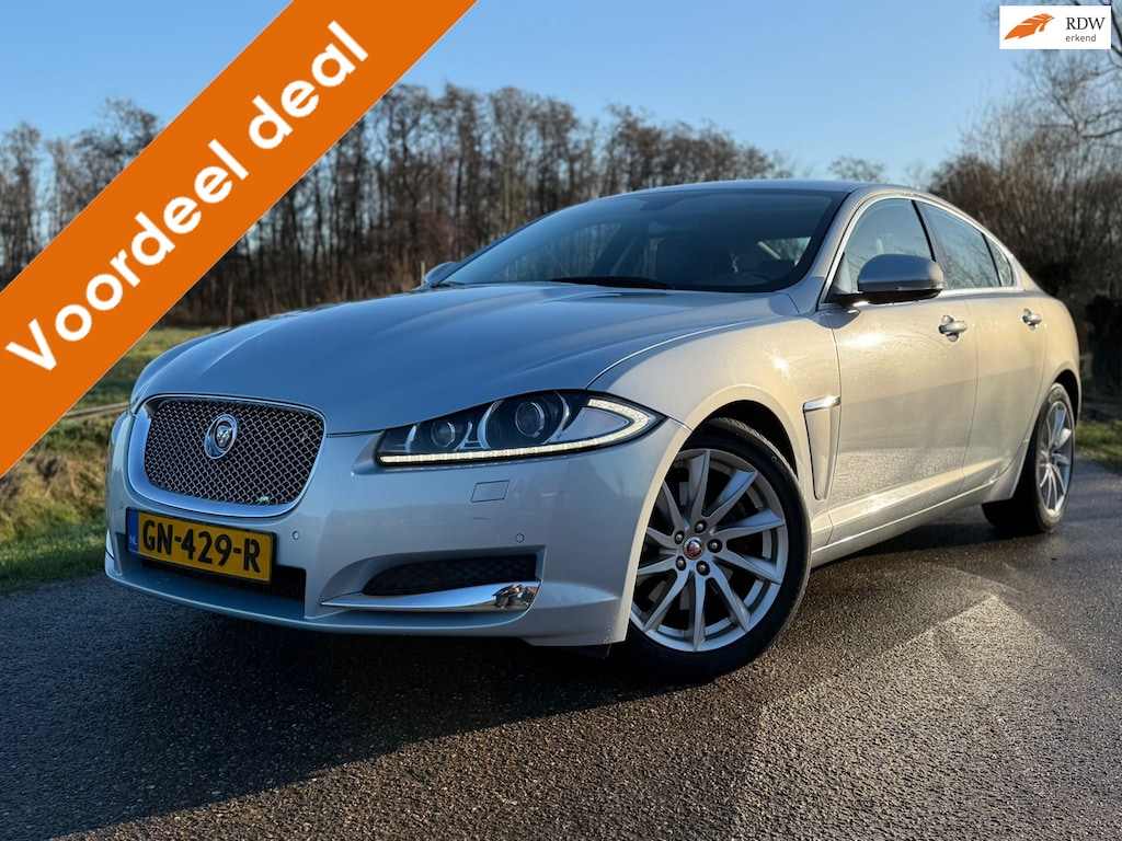 Jaguar XF 2.2D Automaat / 1e Eigenaar / Unieke staat! / Leder / Camera / Navi / Key-Less / Clima / Xenon / 18" Velgen / PDC /