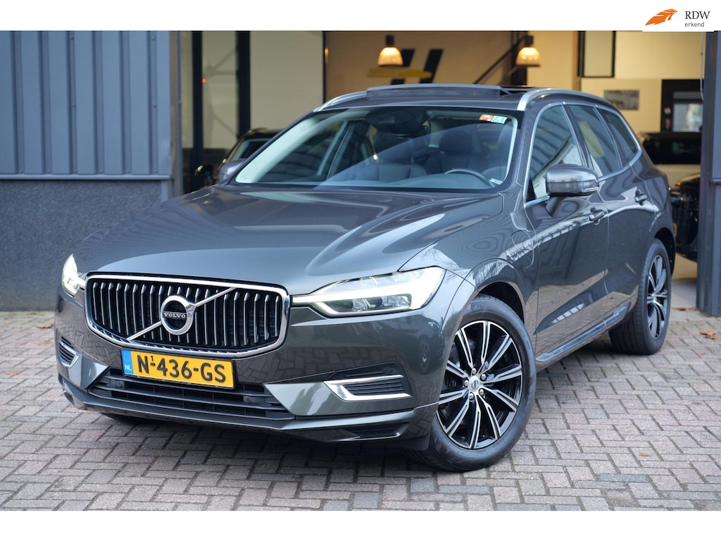 Volvo XC60 2.0 T8 AWD Inscription Pano|Luchtv|Trekh|19inch