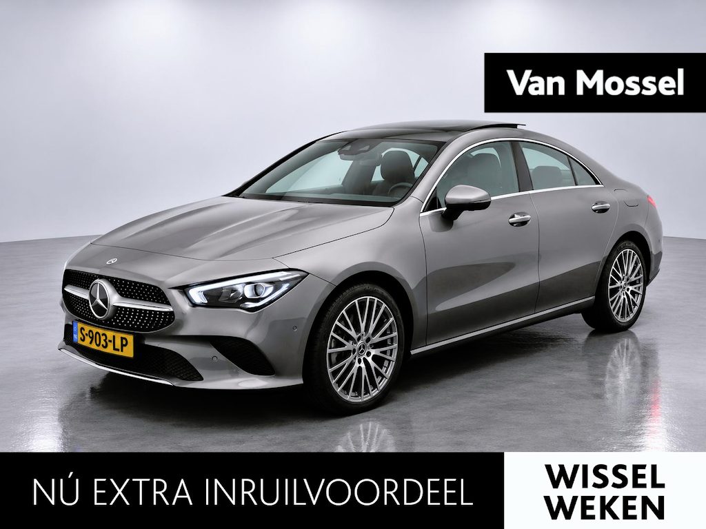 Mercedes-Benz CLA 250 e Luxury Line | Panoramadak | Apple Carplay / Android Auto | Navigatie | Memory Seats | Half-Leder | Sfeerverlichting | Stuurverwarming | Stoelverwarming | Widescreen | Camera | Adaptive Cruise Control | Climate Control | Lichtmetalen Velgen |