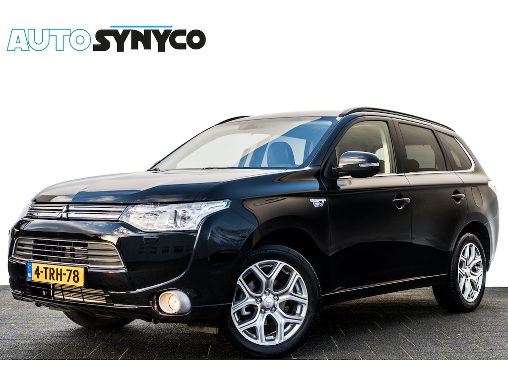 Mitsubishi Outlander 2.0 PHEV Executive Edition | 4 WD | Trekhaak | Camera | Navi | Clima | Cruise