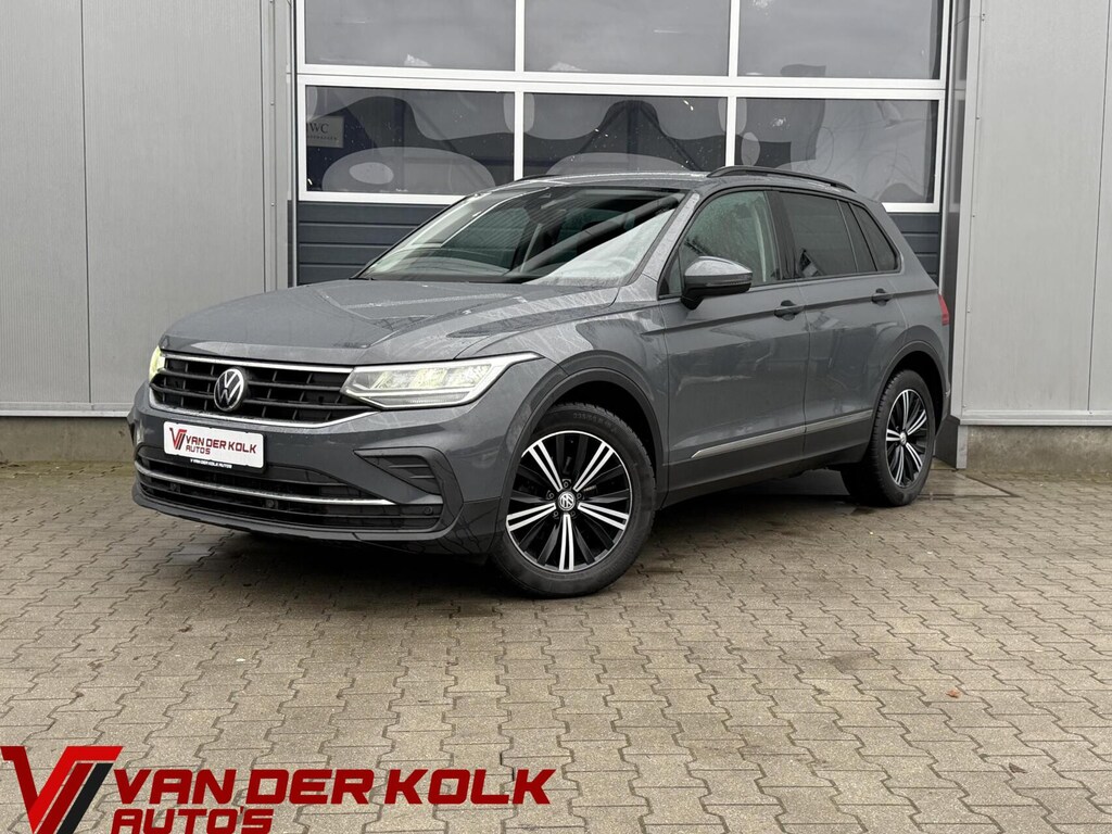 Volkswagen Tiguan 1.5 TSI Life Automaat | Adaptive Cruise | CarPlay | Stuur/Stoelverwarming | LED | Navigatie | Climate