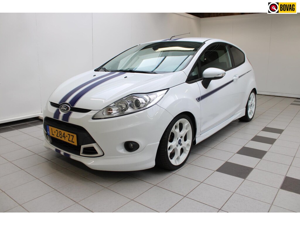 Ford Fiesta 1.6 Metal - 135PK, Parkeensensor, Stoelverwarming en Climate Control