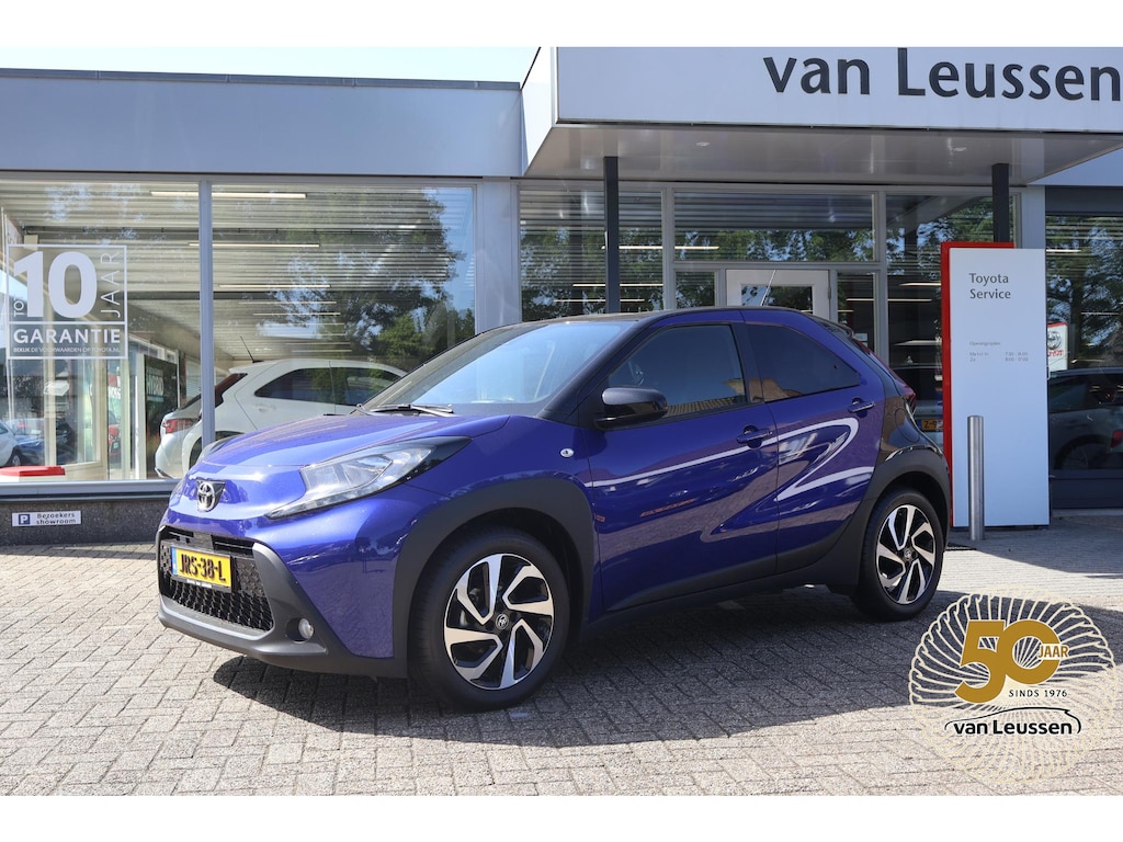 Toyota Aygo X PULSE APPLE/ANDROID STOELVERWARMING KEYLESS CAMERA CLIMA 17"LMV EL-SPIEGELS PRIVACY-GLASS