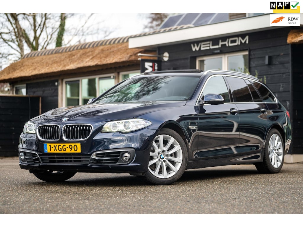 BMW 5-Serie Touring 520d Last Minute Edition Panoramadak I Sportstoelen I Memory I Stoelverwarming I Led I Camera I NL Auto I NAP