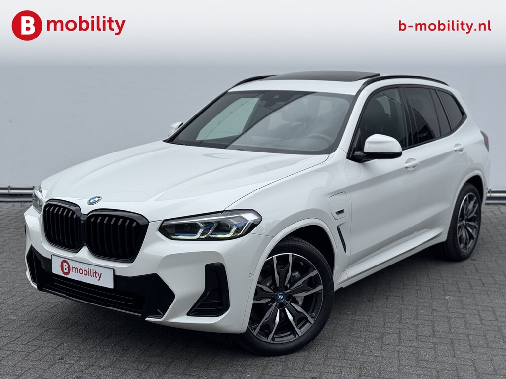 BMW X3 xDrive30e High Executive M-Sport LCI Facelift SOH 91% Panoramadak Trekhaak 2.000kg Laser | Live Cockpit Professional | Head-Up | Achteruitrijcamera