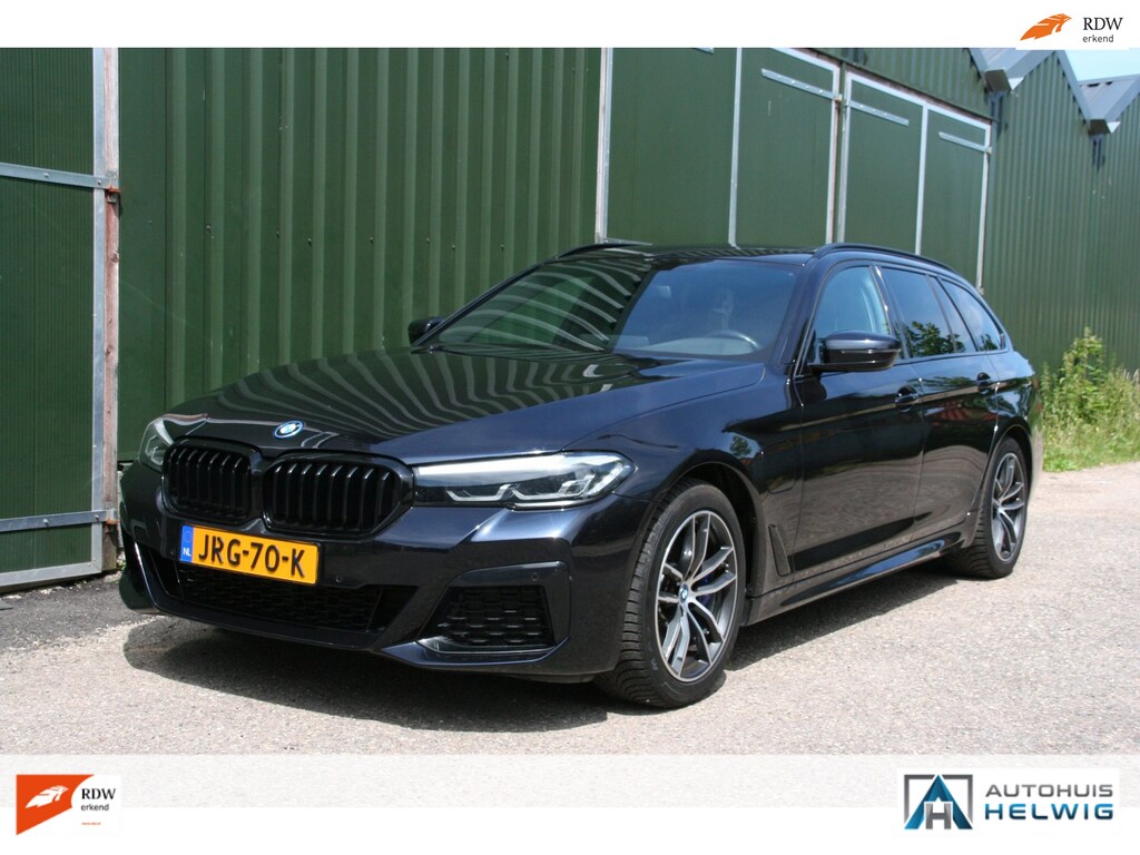 BMW 5-Serie Touring 530e xDrive M-SPORT, SOH 94% ZWART LEER, PANORAMADAK, NAVIGATIE, CAMERA
