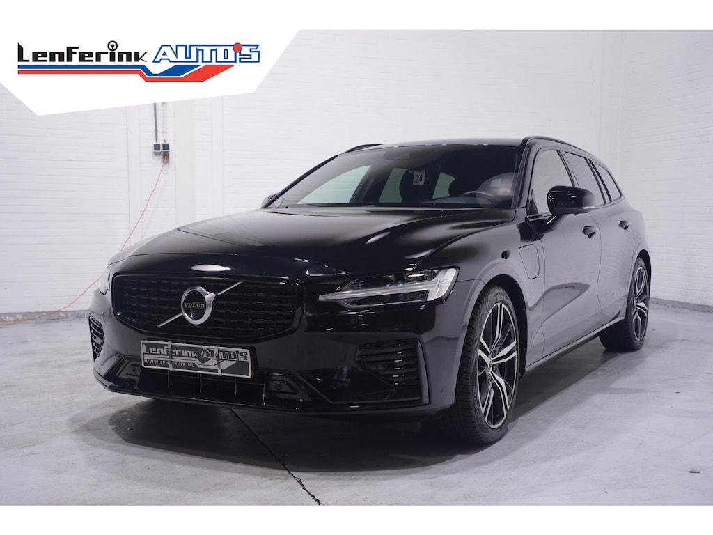 Volvo V60 2.0 T6 Recharge AWD R-Design SOH 90% Black-line private-glas Navigatie electr achterklep afneembare trekhaak LED-verlichting DAB ECC Distronic 360 camera lane-assist PDC achter 19-inch lmv