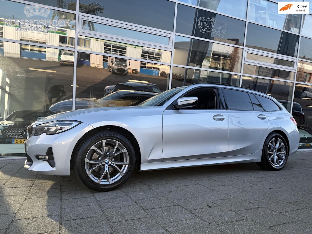 BMW 3-Serie Touring 318d High Executive
