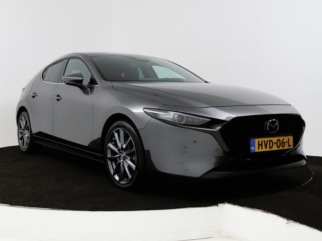 Mazda 3 2.5 e-SkyActiv-G M Hybrid 140 Takumi automaat | RIJKLAAR INCLUSIEF AFLEVERPAKKET TWV €799,- | Leder | BOSE | Gratis-museum-arrangement gratis-afleverpakket