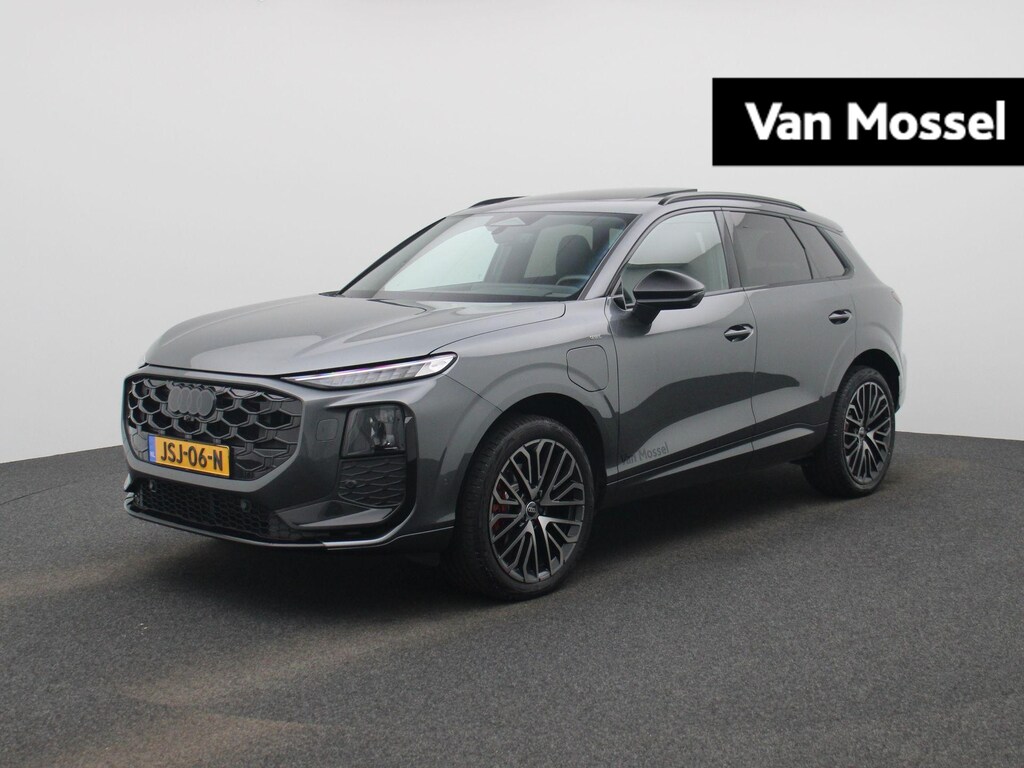 Audi Q3 1.5 e-hybrid S edition l Demo l Adaptive cruise control l Airco l Navigatie l Stoelen voor, elekt. verstelb. l Geheugen bestuurdersstoel l Panorama-glasdak l Head-up display l 360 graden camera l Matrix LED koplampen l Bang & Olufsen sound system l Verwarmbare voorstoelen