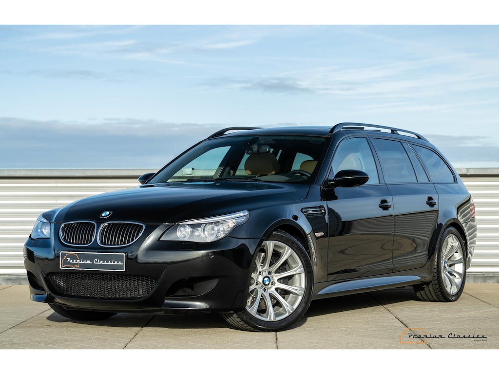 BMW M5 touring E61 | 63.000KM | Panorama | HUD | Comfort Access