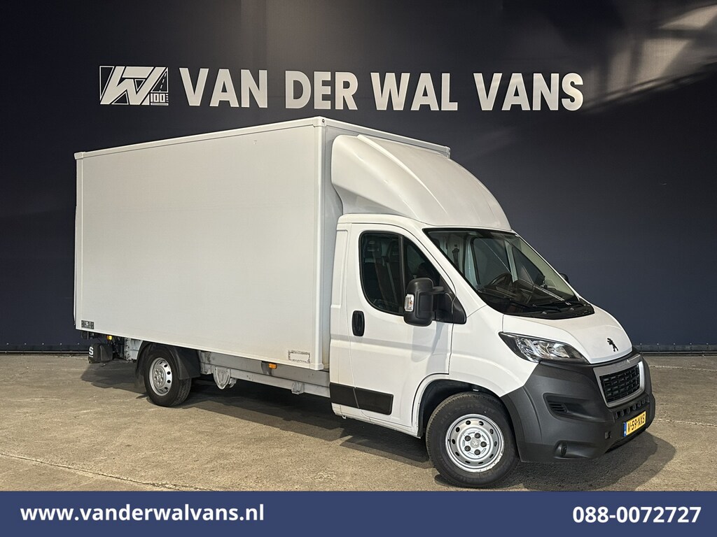 Peugeot Boxer 2.2 BlueHDi 141pk Bakwagen 428cm Lang Laadklep Euro6 Airco | Camera | 1085kg laadvermogen Bijrijdersbank
