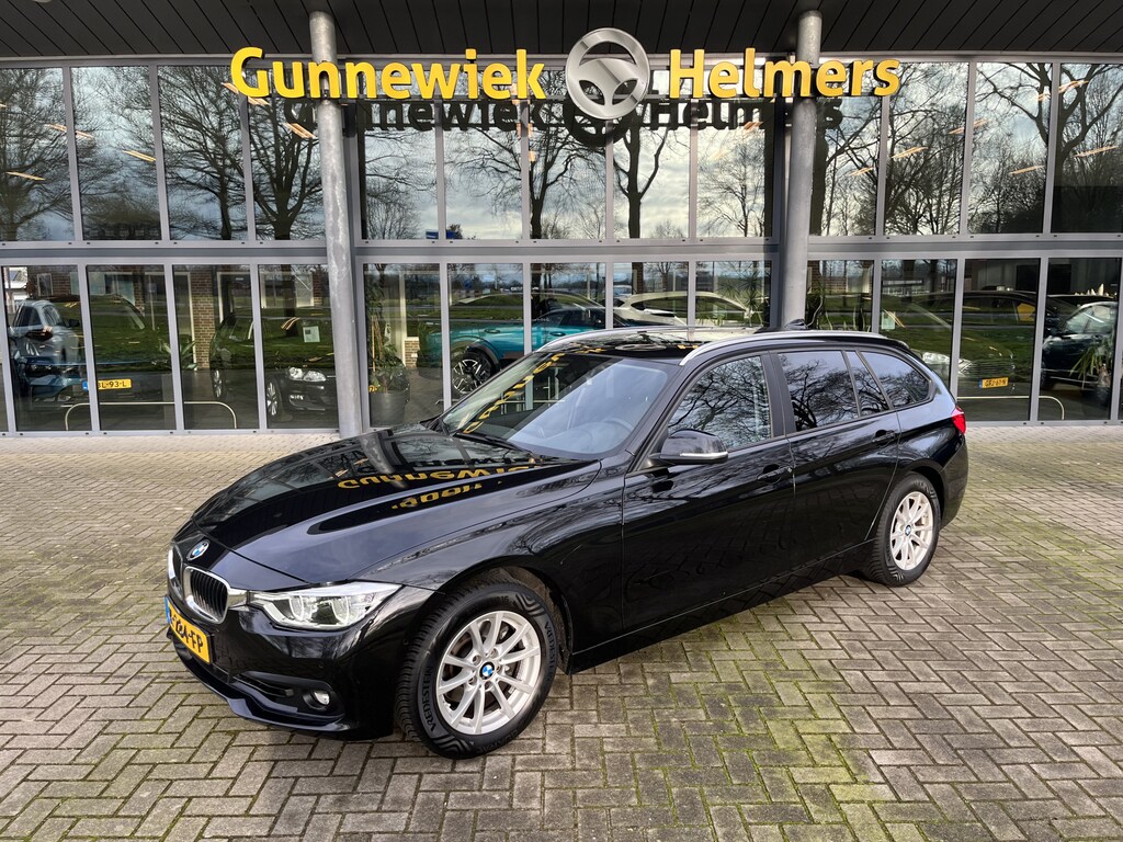 BMW 3-Serie Touring 318i | CAMERA | CLIMA | CRUISE | LED | NAVI | PDC V&A | TREKHAAK