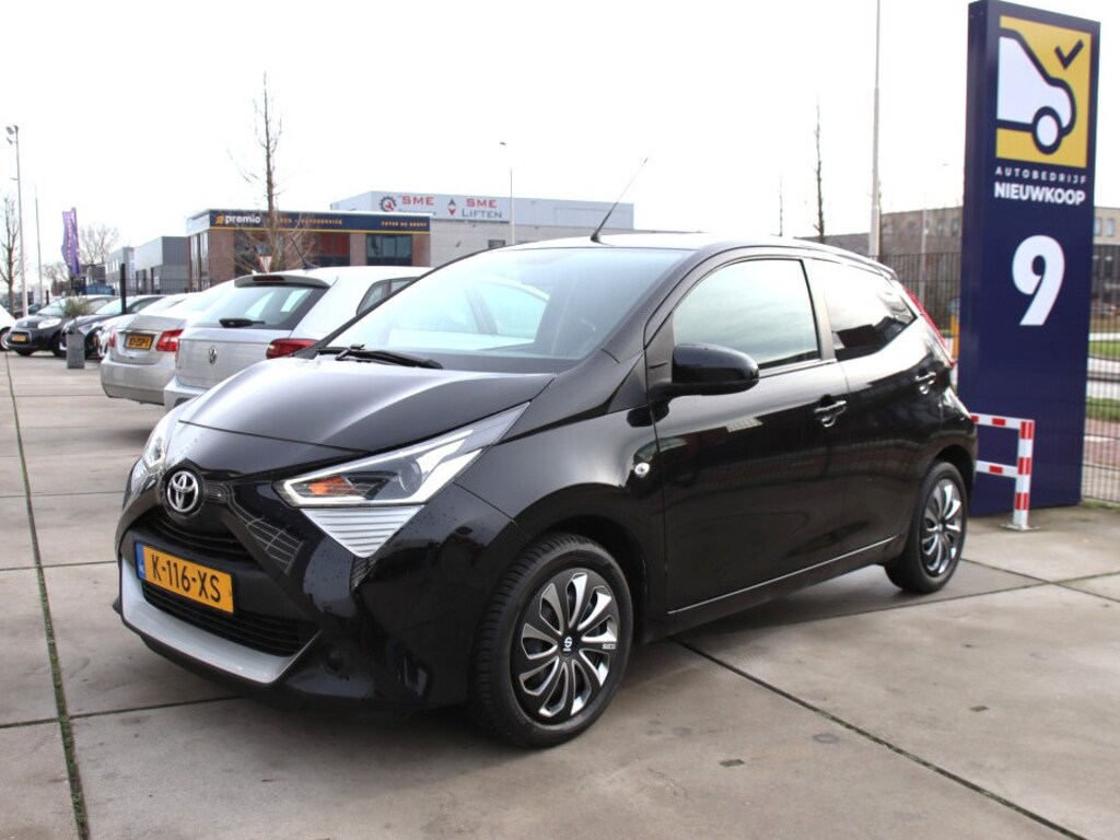 Toyota Aygo 1.0 VVT-i x-play Sparco Carplay-Camera, NL auto, AC, 1e eig Zomeractie!