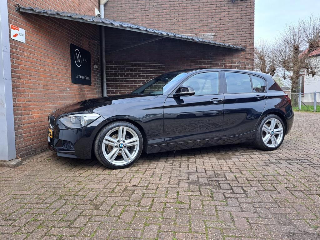 BMW 1-Serie 116i High Executive M-Sport Pakket / Car Play / Cruise Controle / Bluetooth / Stoelverwarming /