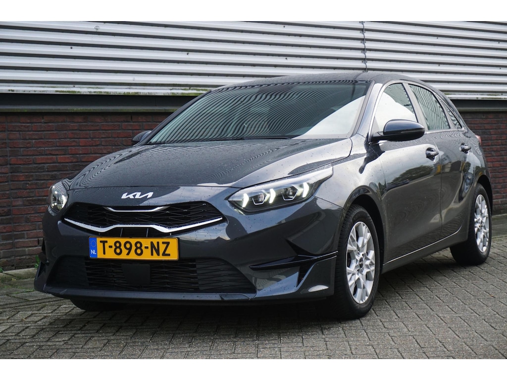 Kia Ceed 1.0 T-GDi 120PK DynamicLine/Geen Importauto/ All-Seasonbanden.