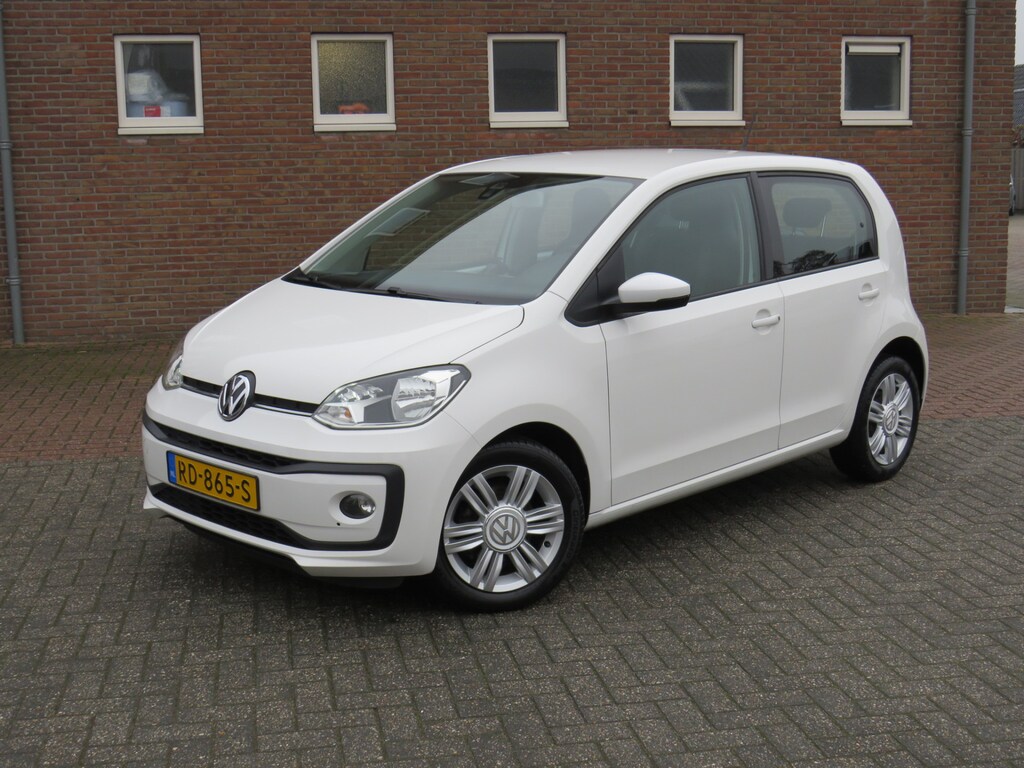 Volkswagen Up! 1.0 BMT high up! * Rijklaarprijs incl. garantie * PDC * Cruise Controle * Lichtm. velgen * Lederen stuur *