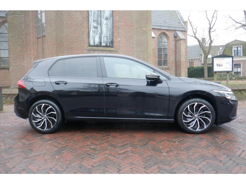 Volkswagen Golf 1.0 TSI 110pk Life Business-CAMERA-STOEL/STUURVERW./CARPLAY/BOVAG