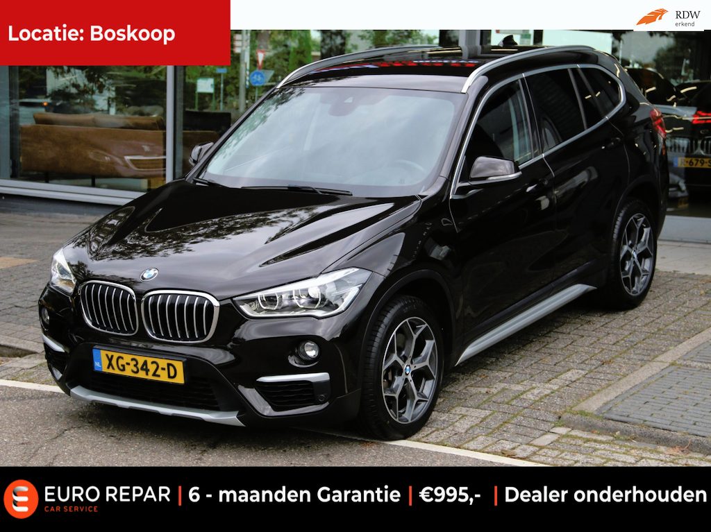 BMW X1 SDrive20i Orange Edition II TREKHAAK NL-AUTO NAP!