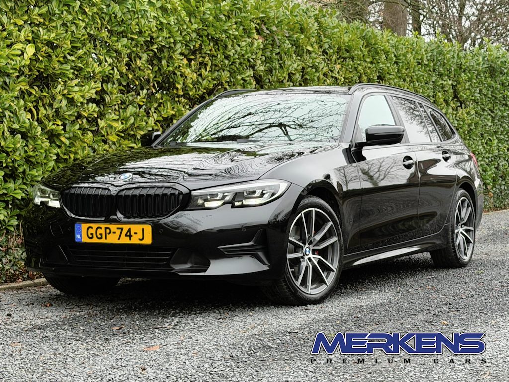 BMW 3-Serie Touring 318d High Executive Pano / Trekhaak / Carplay €22.500 EX BTW