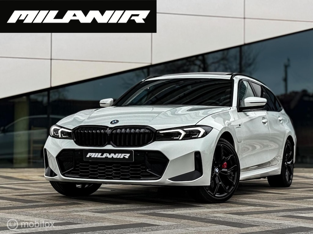 BMW 3-Serie 330e xDrive Touring M Sport Pro |Kuipstoel|Pano|H&K