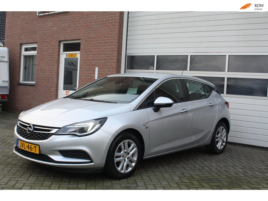 Opel Astra 1.6 CDTI 120 Jaar Edition Garantie, Nederlandse Auto, 5Deurs, Apple Car Play, Navigatie, Park Sensoren.