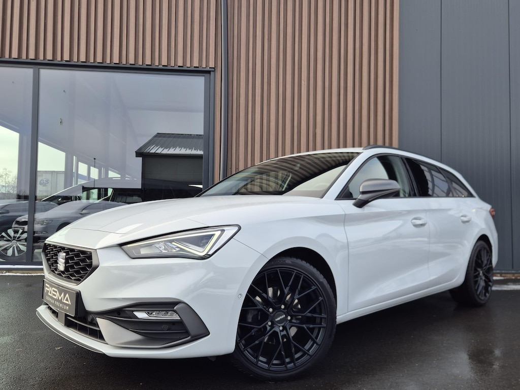 SEAT Leon Sportstourer 1.5 TSI FR Launch Edition | Virtual | Keyless | 18'' | Stuur-stoelverw. | Carplay