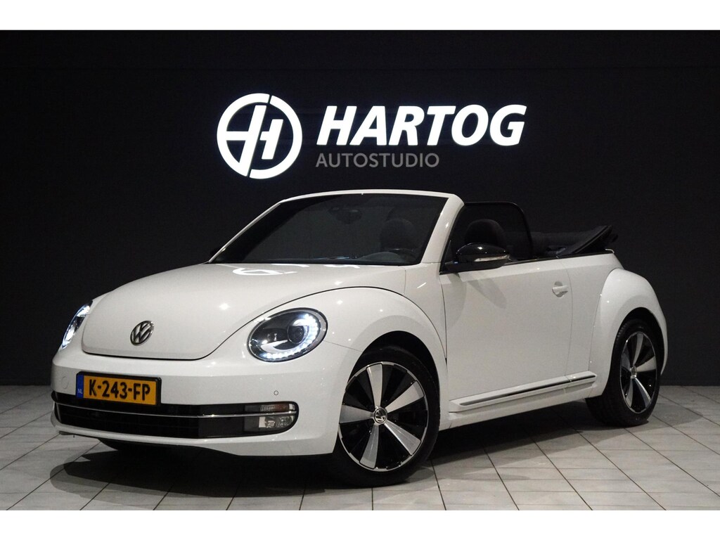 Volkswagen Beetle Cabriolet 1.2 TSI Club + CAMERA / XENON / APPLE CARPLAY
