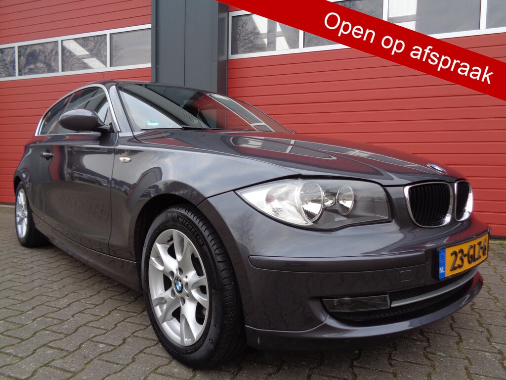BMW 1-Serie 118i Business Line 143PK Automaat Airco LMV NL-Auto
