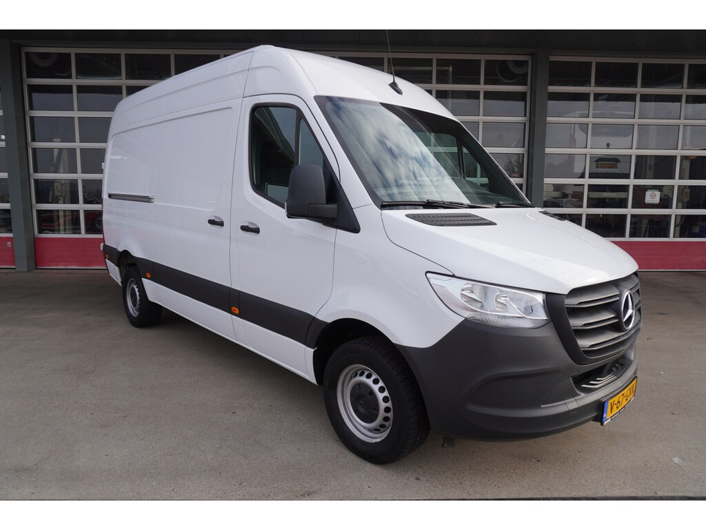 Mercedes-Benz Sprinter 317 170pk CDI L2H2 Nr. V126 | Airco | Cruise | camera