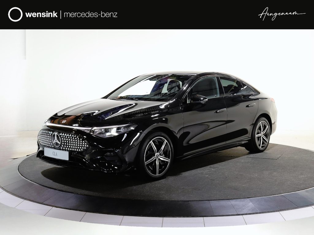 Mercedes-Benz CLA 250+ Launch Edition 85.5 kWh | Night | Panoramadak | Stoelverwarming | DISTRONIC | Achteruitrijcamera | Dodehoekassistent | Trekhaak |