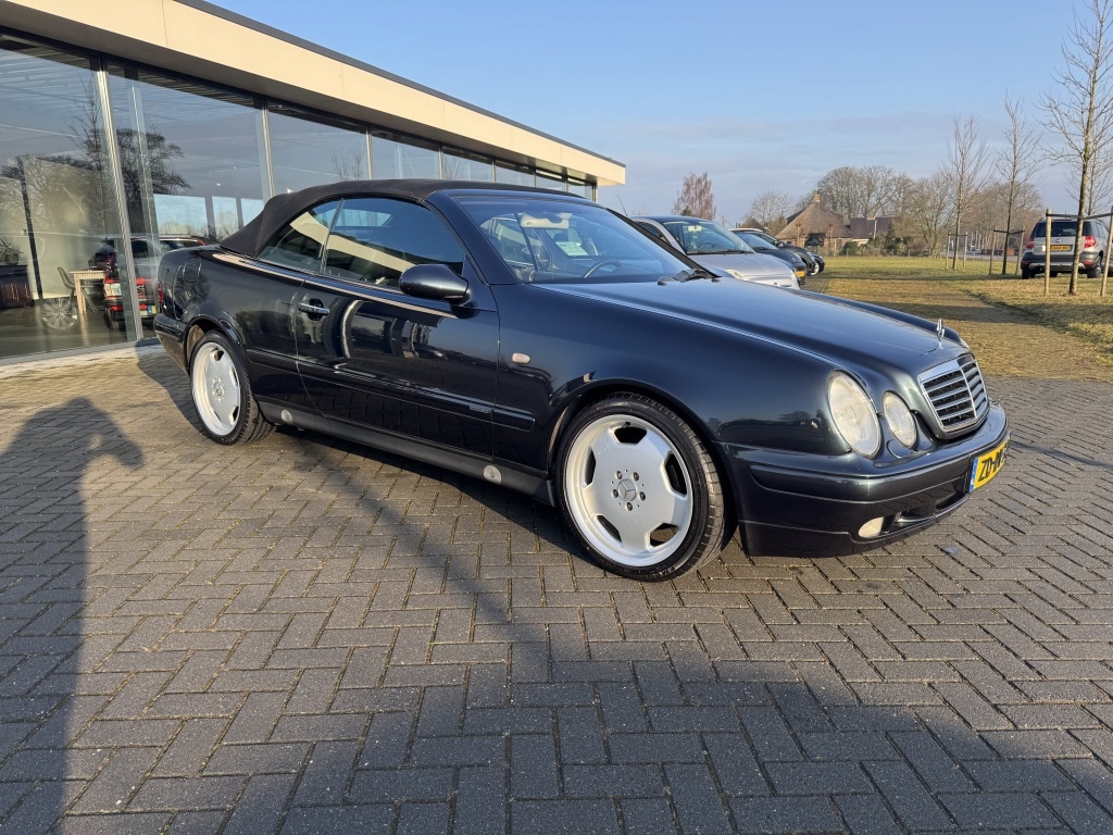 Mercedes-Benz CLK Cabrio 320 Elegance