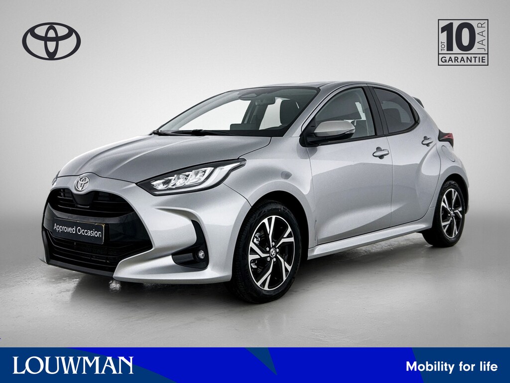 Toyota Yaris 1.5 Hybrid 115 First Edition | BTW Voertuig | Stoel + Stuurverwarming | Draadloze telefoon lader | Apple CarPlay/Android auto | Cruise Control Adaptive | CF aanvraag ingediend per 29-8 RM