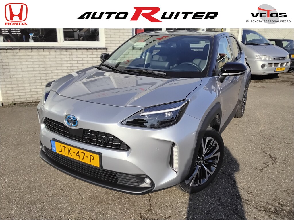 Toyota Yaris Cross 1.5 Hybrid Executive Trekhaak  two tone  blindspot