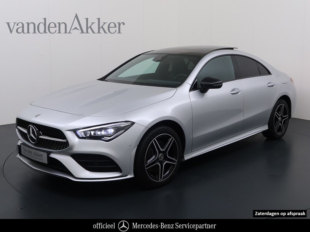 Mercedes-Benz CLA 250e AMG // SoH 93,9% // Panoramadak // Nightpakket // Sfeerverlichting // Carplay // Camera // Keyless // MultiBeam