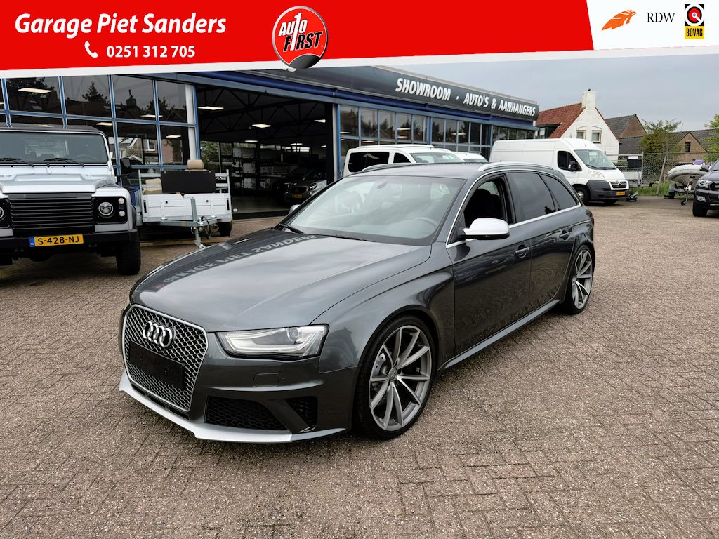 Audi RS4 Akrapovic I 20''velgen I zeer nette staat I Historie volledig I