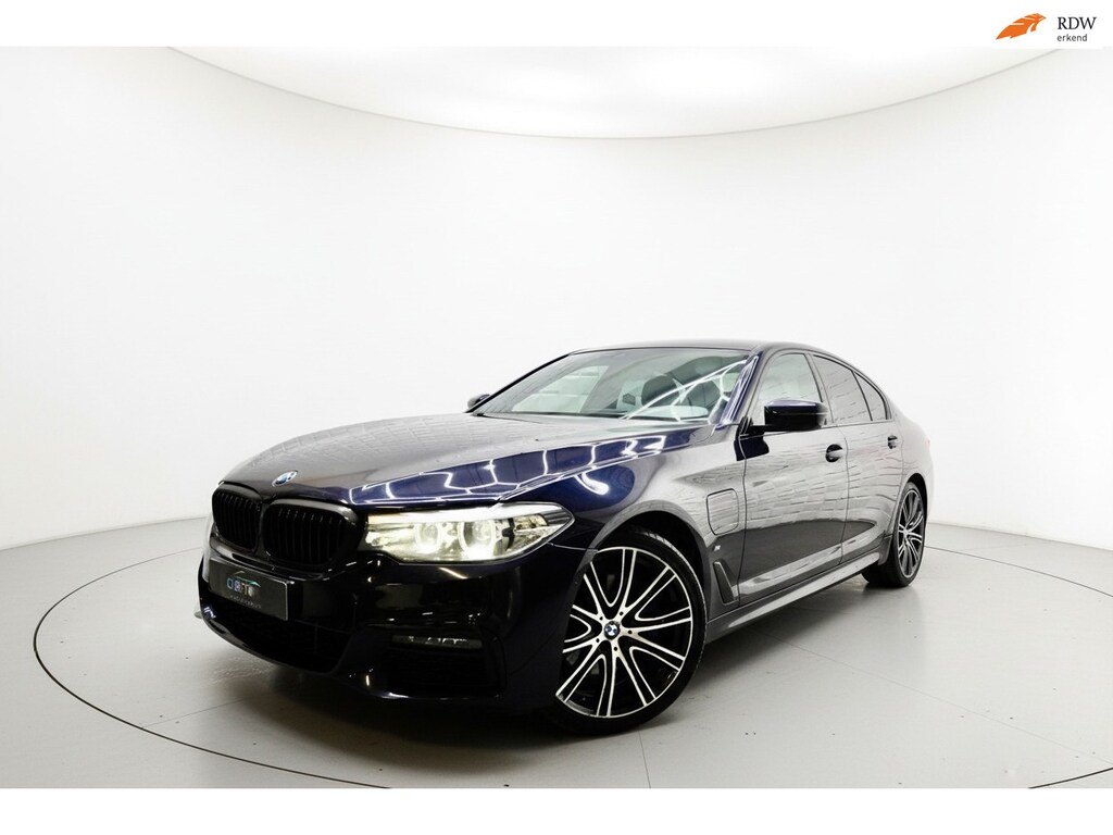 BMW 5-Serie 530e iPerformance M SPORT LIVE COCKPIT CAM