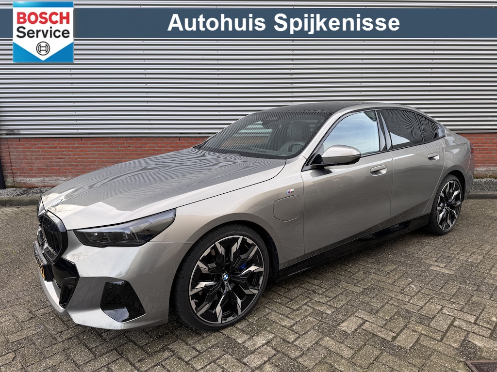 BMW 5-Serie 550e xDrive | M Sportpakket Pro | 21inch | HUD | B&W | Panorama-dak |
