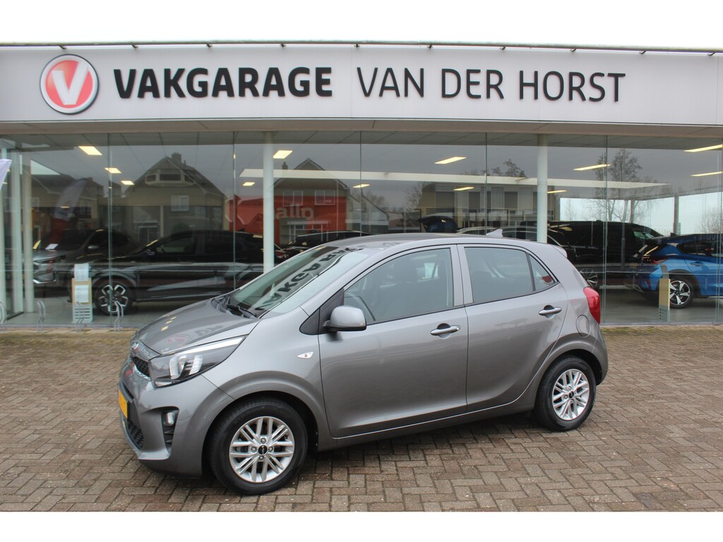 Kia Picanto 1.0-67pk DPi DynamicLine. Kwalitatief erg goede wagen voor jaren zorgeloos rijplezier! Airco, metallic lak, camera, cruise control, elektr. ramen v+a, Android auto/Apple carplay, DAB radio, USB aansl., LM wielen etc