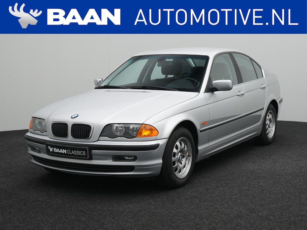 BMW 3-Serie 320i Executive | Lage km |