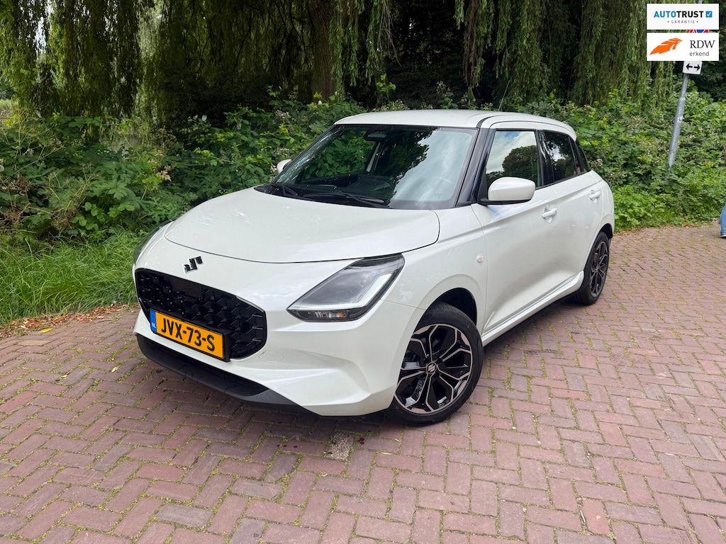Suzuki Swift 1.2 Comfort Smart Hybrid 1 Eig. b.j.12-2024,5100 KM,Navi ,Camera,PDC