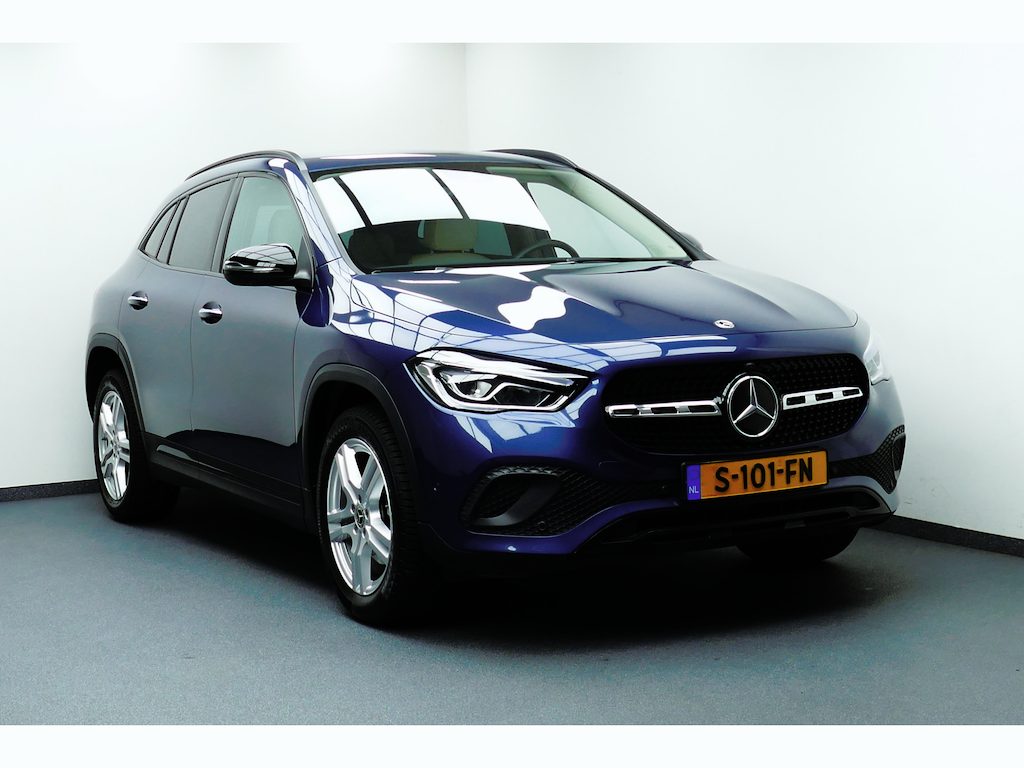 Mercedes-Benz GLA 200 165pk Luxury Line. 360 Camera, Carplay/Android, Elek Klep, Sfeerverlichting, Haak 1800kg