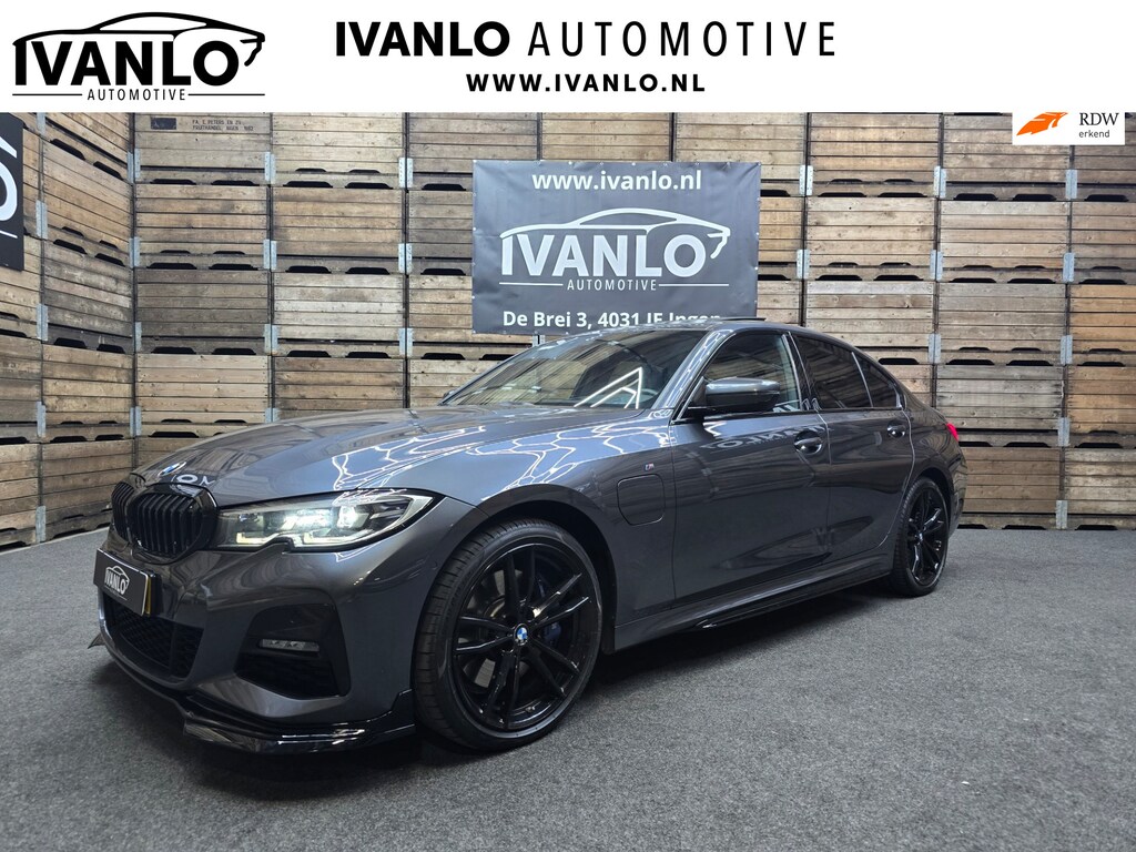 BMW 3-Serie 330e eDrive Edition M sport HUD Pano Leder Camera perf 19"LM