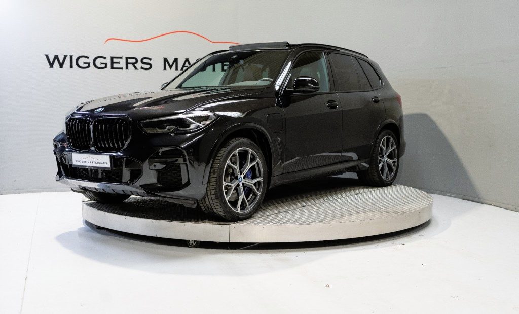 BMW X5 45e X-drive Hybrid 394 PK HIGH Executive, M-sportpakket, Panodak, 21 Inch, El.trekhaak, Camera, BTW