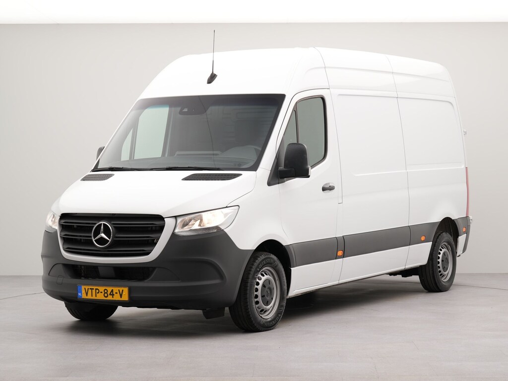 Mercedes-Benz Sprinter 215 1.9 CDI L2H2 FWD | Apple Carplay | Cruise Control | Keyless Start | Trekhaak | Achteruitrijcamera | Navigatie | Dodehoekdetectie |