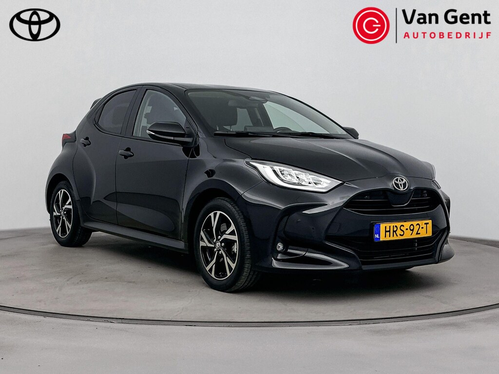 Toyota Yaris 1.5 Hybrid 115 Dynamic | Dodehoek detectoe | Parkeersensoren voor/achter | Stoel-/stuurverwarming | Apple Carplay / Android Auto | Adaptive Cruise | Keyless | 16 inch
