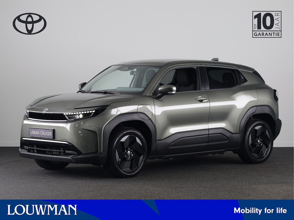 Toyota Urban Cruiser Dynamic 61 kWh *NIEUW* | 18' Velgen | Metaallak | Draadloze telefoonlader |