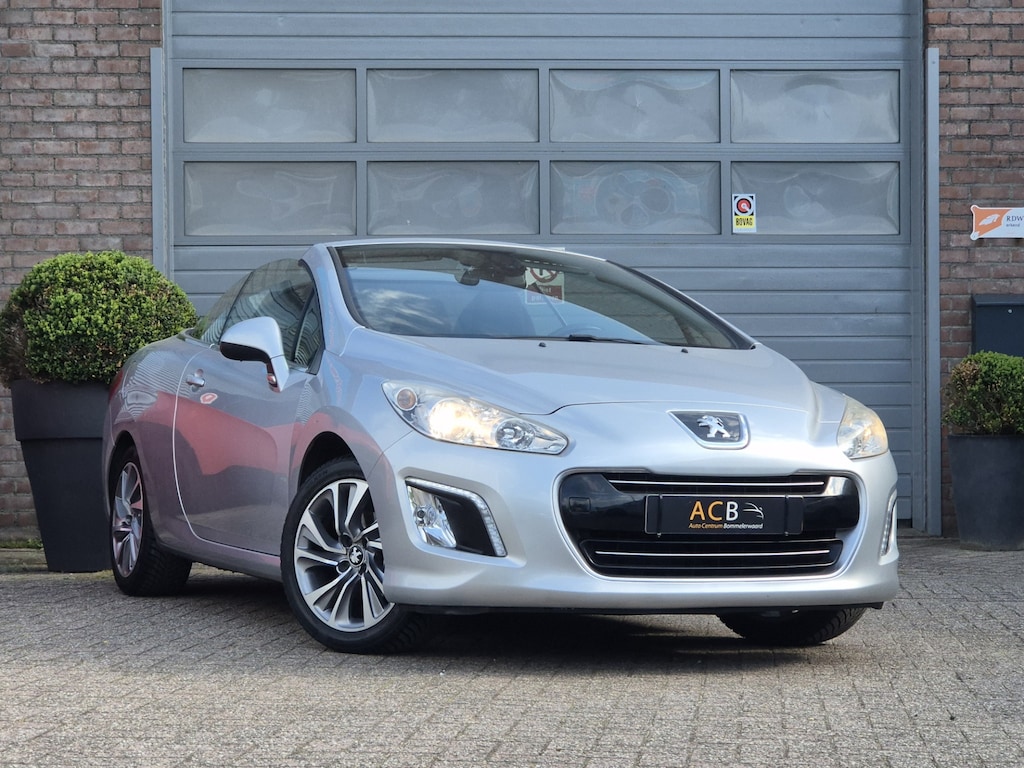 Peugeot 308 CC 1.6 VTi Sport Pack In zeer nette staat.