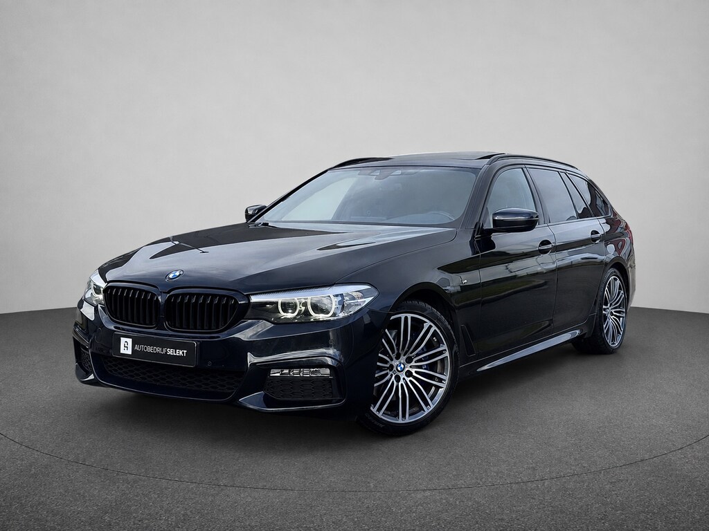 BMW 5-Serie Touring 530i xDrive M-Sport | Pano | Trekhaak | Harman Kardon | Carplay | Camera | DAB+ | 350pk | Navigatie Pro |